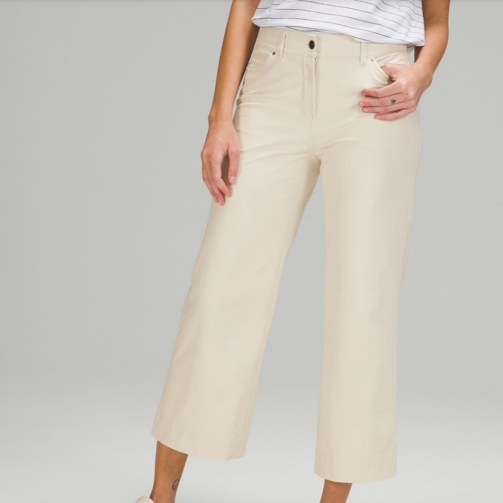 NWOT Lululemon City Sleek 5 Pocket Wide Leg HR 7/8 Length size 30 White Opal